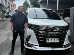 sewa alphard hybrid makassar