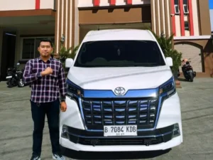 Sewa Hiace Premio Jakarta Dengan Harga Murah