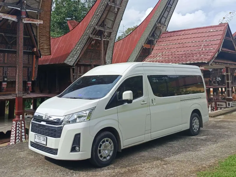 Rental Hiace Premio Makassar Nyaman dan Murah