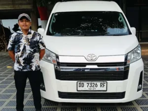 Rental Hiace Premio Makassar Dengan SOpir Berpengalaman